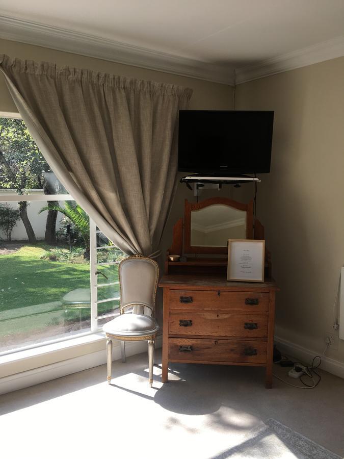 Vair'S Place Guest House In Sandton Paulshof - Apartment, Lux Suites & Spa 约翰内斯堡 外观 照片
