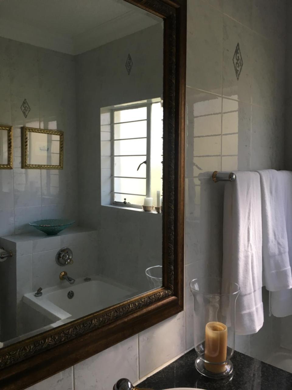 Vair'S Place Guest House In Sandton Paulshof - Apartment, Lux Suites & Spa 约翰内斯堡 外观 照片