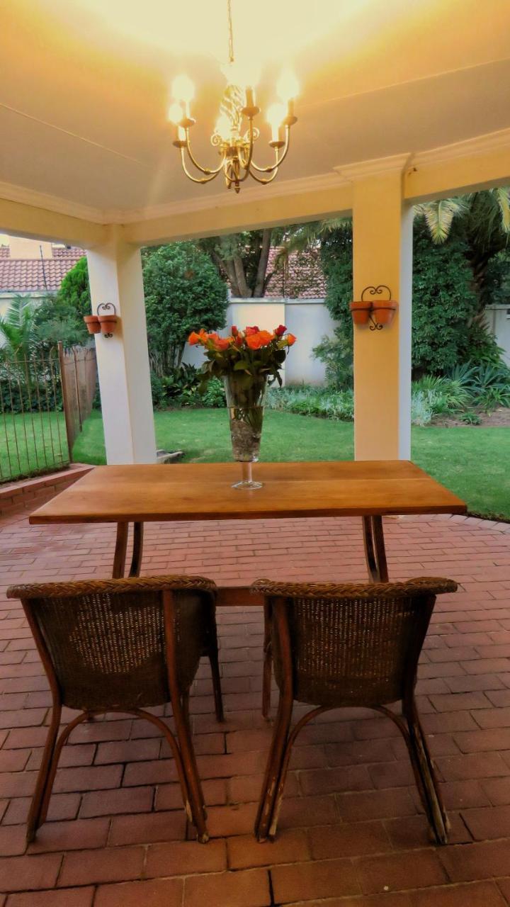 Vair'S Place Guest House In Sandton Paulshof - Apartment, Lux Suites & Spa 约翰内斯堡 外观 照片